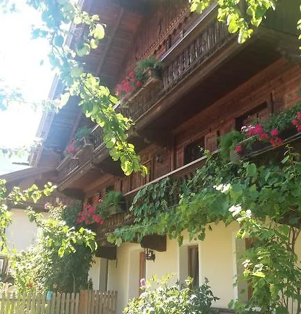 Bohringerhof- Grosses Apartment Am Bauernhof Im Zillertal * Ahrnbach